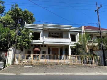 Rumah Minimalis 2 Lantai Bagus di Jalan Musi Nol Jalan Raya