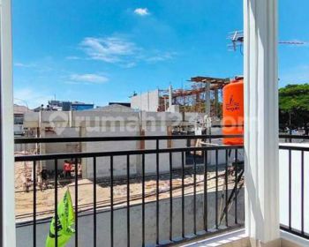 Di  Jual  Rumah Mewah jalan  Pemuda Rawamangun strategis