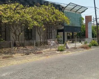 DISEWAKAN RUMAH MEWAH COCOK BUAT RESTO atau KANTOR