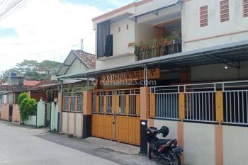 Rumah kost putri full samping kampus Umy Yogya