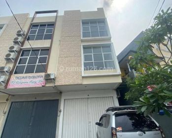 Ruko 3 Lantai di Taman Meruya, Jakarta Barat 165 M Bagus HGB