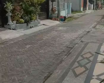 Di kontrakkan rumah strategis garasi muat mobil 2