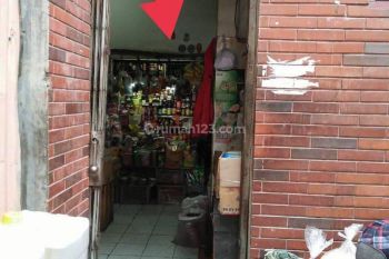 Kios pasar pluit,3 gandeng sambung semua