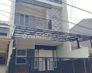 Dijual Rumah Minimalis Kopyor Uku 6x17 Strategis 3.5 Lantai Hdp Selatan