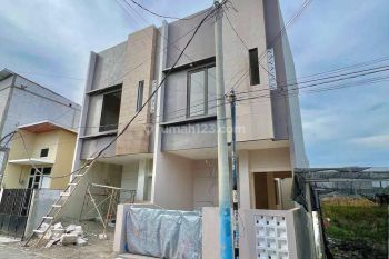 Dijual Rumah 2 Lantai Gununganyar Surabaya Murah SHM Bisa Kpr