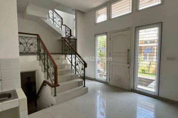 Disewakan Rumah cluster di Gading Serpong 3 lantai, dekat Kampus MNP, UMN, SDC,