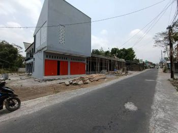 Selangkah Kampus UII Kaliurang, Row Jalan 7 Meter