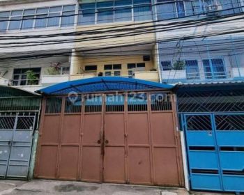 Ruko 4 Lantai  di TSS Raya Jembatan 5. Cocok untuk Segala Usaha