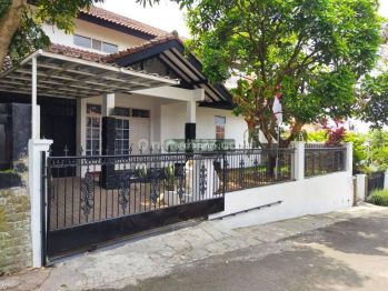 Disewakan Rumah 2 Lantai Di Cigadung, Banyak Ruangan Kamar Cocok Utk Kantor