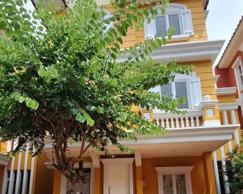 DI JUAL RUMAH KOMPLEK OMAHA VILLAGE DAVENPORT KELAPA DUA