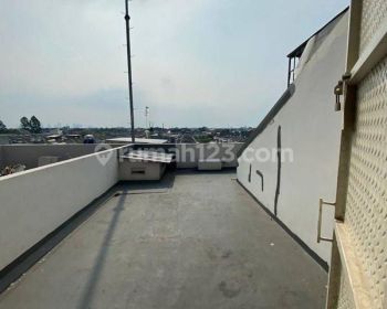 Di sewakan ruko 4 lantai adap dalam dengan termurah