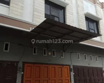 JUAL TOWNHOUSE MURAH DAERAH SUTOMO UJUNG