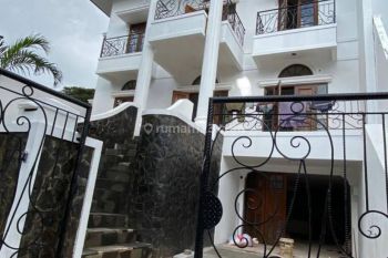 Dijual Cepat. Rumah Mewah Bergaya American Classic Style di Area Cibubur,