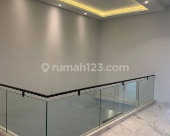 Rumah Baru Setraduta Minimalis