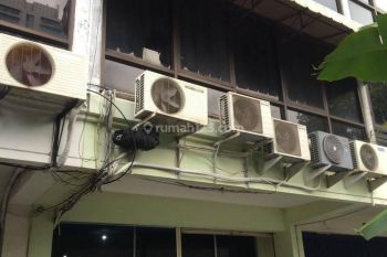 Ruko di Jalan Kayon, Surabaya Tengah Kota Bagus