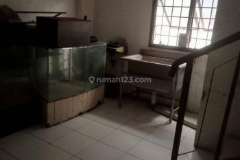 Ruko 4,5 lantai di Ciputat dijual murah