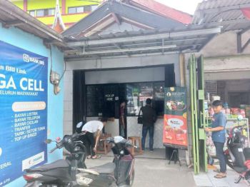 Dijual sangat murah total 3 toko 1 rumah di pinggir jalan ratujaya