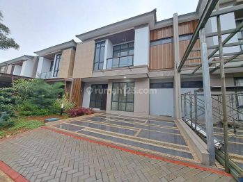 Rumah cantik dua lantai Type 166 Kota Wisata