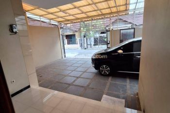 Rumah Lux di Komplek Taman Holis Indah 1 Bandung