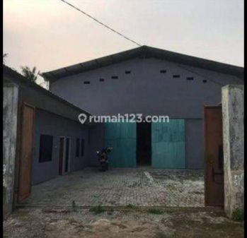 Gudang di Pasar kemis 1060 m SHM Bagus