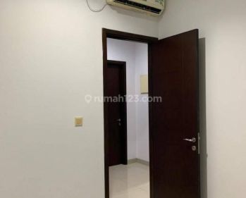 Disewakan Rumah 3 Lantai 4 kamar bagus dan murah bangett!!!