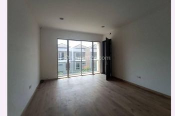 Rumah di Golf Island 3 Lantai Bagus dan Best Price