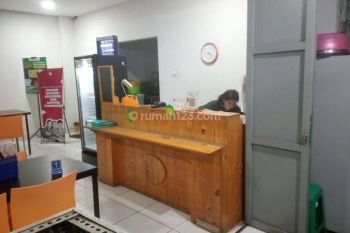 Ruko strategis dekat dengan sekolah swasta terkenal di daerah Jl. Ksatriaan