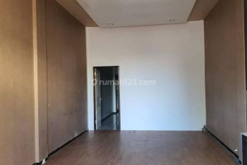 Dijual Ruko 3 Lantai daerah Hidup area Dieng, Malang