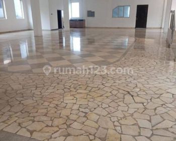 Disewakan Gedung Luas 4 Lantai Bagus Terawat di Sayap Sukajadi