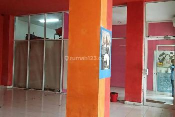 Kios Lebar 3.8 meter di Taman Daan Mogot Lokasi Strategis persis di belakang
