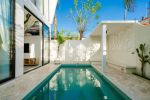thumbnail-villa-baru-desain-mewah-di-canggu-bali-fully-furnish-pool-1