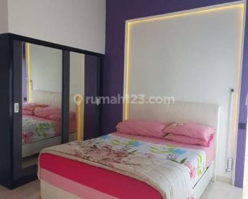 Rumah di Jelambar, Jakarta Barat. Hadap Selatan.