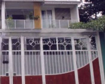 Rumah Cantik 2 Lantai Dekat Alun Alun Kidul Jogja