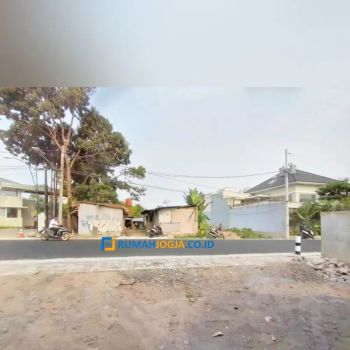 tanah luas cocok gudang resto pinggir jalan kabupaten