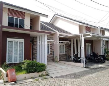 Rumah Cantik Dalam Komplek