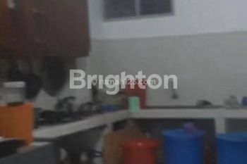 Di Ruko pinggir jalan. Di dekat pasar. Sangat strategis. sangat cocok an apa