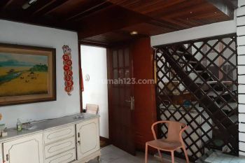 Rumah besar bebas banjir lokasi strategis di Duri Kepa(DK223)