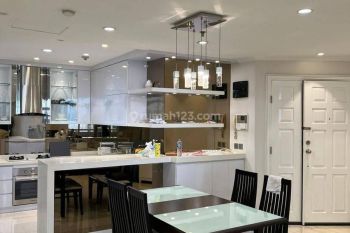 Jual Apartemen Slipi View Pool Furnished Bagus