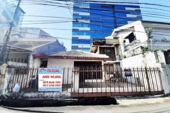 Rumah Tua Hitung Tanah Lokasi strategis di Tomang(TM94)