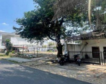 Rumah tua hitung tanah saja di cempaka putih tengah.