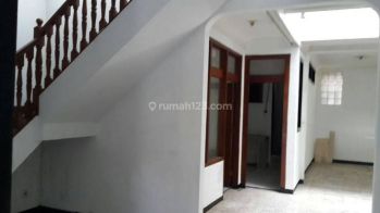 Jual Rumah Murah Strategis 2 Lantai di Sayap Karapitan Bandung