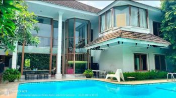 Disewakan Rumah Cantik, Cocok Untuk Kantor, Kebayoran Baru, Jakarta Selatan