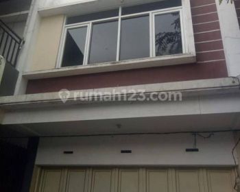 Ruko 2lt. daerah padat penduduk . strategis Cijawura Girang