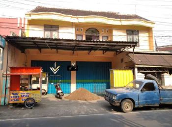 Ruko lokasi strategis di Jember