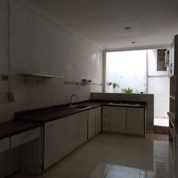 Dijual rumah luas murah di duren sawit