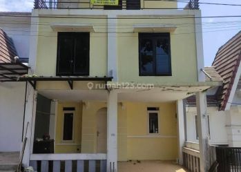 disewakan rumha di cluster victoria dekat dgn pasar bersih dan aeon mall