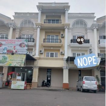 Disewakan Ruko Sentra Niaga 4 lantai di Harapan Indah Dua Depan BCA