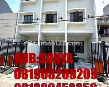 Rumah Baru Taman Ratu. 3 Lantai. 3.3x15. Jalan 2 Mobil. Siap Huni