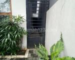 thumbnail-rumah-second-asri-halaman-belakang-luas-jatiwaringin-bekasi-11