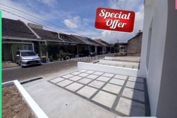 Toplah Rumah Hook Cluster Cisaranten Antapani Bandung 110M1